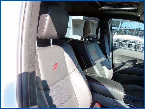 Used 2025 Dodge Durango GT AWD/4WD image 13