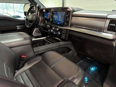 Used 2025 Ford F350 Platinum AWD/4WD image 26