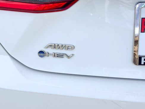 Used 2025 Toyota Camry SE w/ Convenience Package AWD/4WD image 14