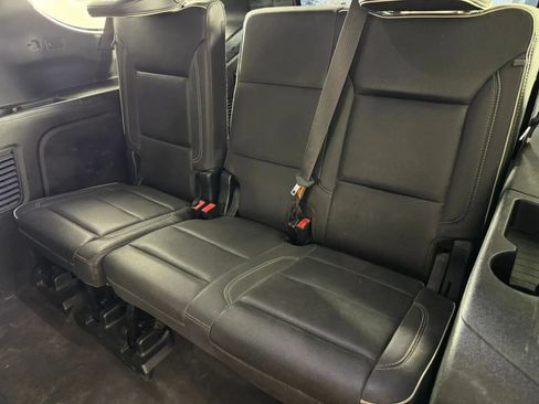 Used 2023 Chevrolet Suburban Premier AWD/4WD image 37