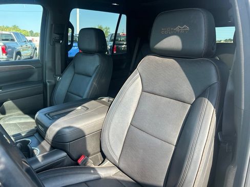 Used 2024 Chevrolet Tahoe High Country AWD/4WD image 16