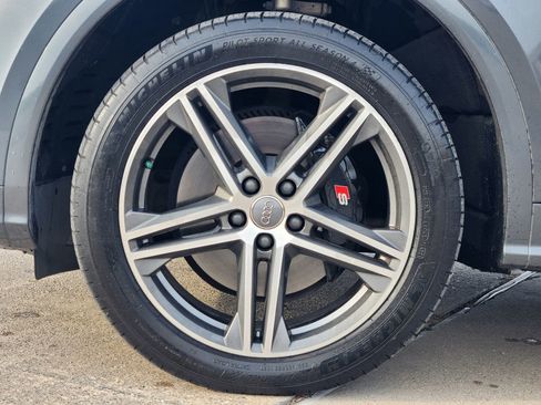 Used 2018 Audi SQ5 Premium Plus w/ Navigation Package image 11