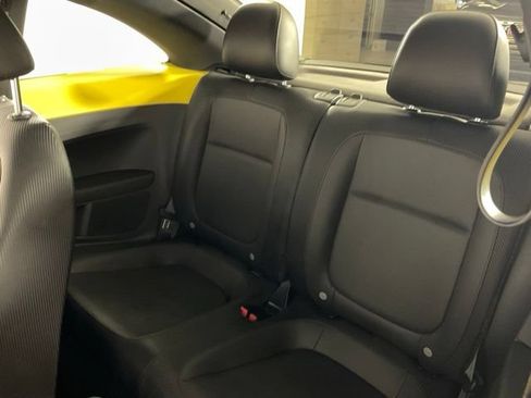 Used 2012 Volkswagen Beetle 2.5 FWD image 23