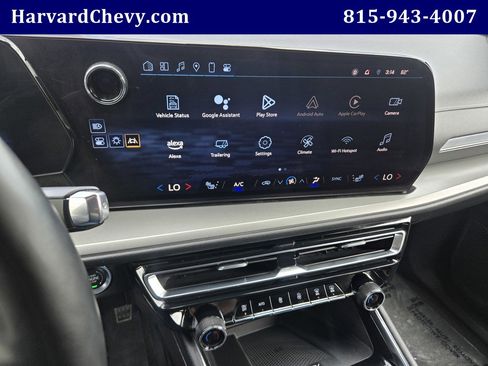 Used 2025 Chevrolet Traverse LT AWD/4WD image 8