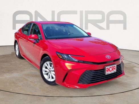 Used 2026 Toyota Camry LE w/ Convenience Package FWD image 4