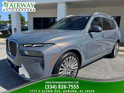Used 2025 BMW X7 xDrive40i w/ Premium Package AWD/4WD image 2