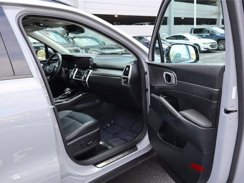 Certified 2023 Kia Sorento SX image 26