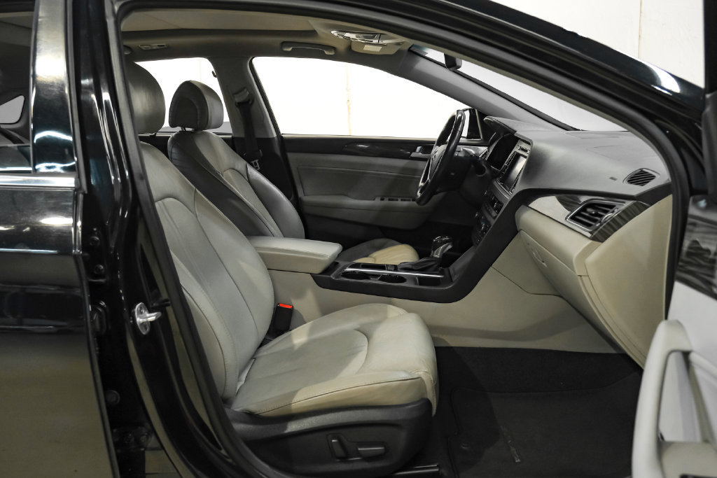 Used 2015 Hyundai Sonata Limited w/ Option Group 05 FWD image 30