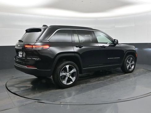 New 2026 Jeep Grand Cherokee Limited RWD image 4