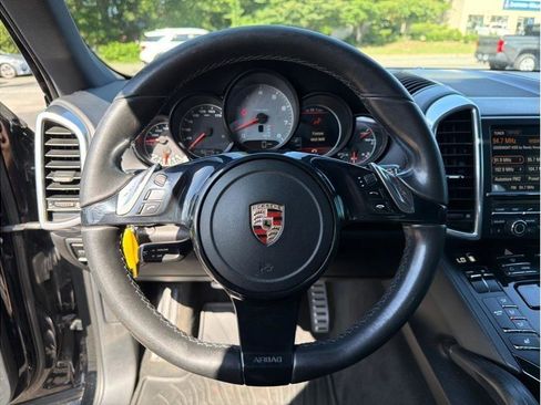 Used 2011 Porsche Cayenne S AWD/4WD image 15