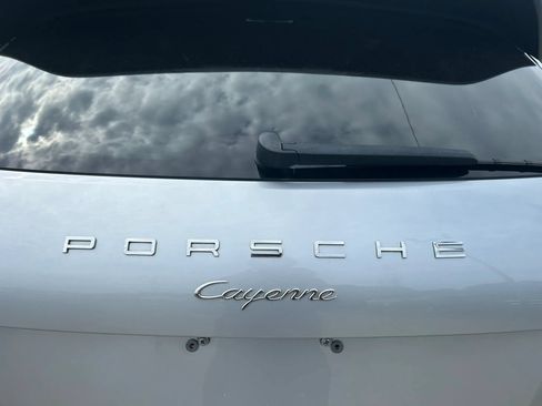 Used 2017 Porsche Cayenne AWD/4WD image 42