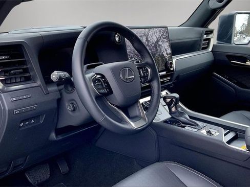 Certified 2025 Lexus GX 550 image 11