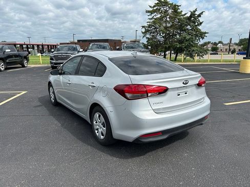 Used 2017 Kia Forte LX w/ LX Popular Package FWD image 5