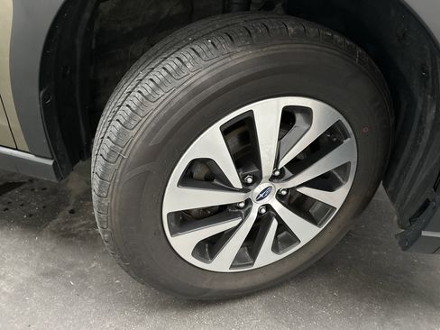 Used 2024 Subaru Outback Premium AWD/4WD image 10
