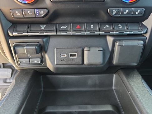 Used 2022 GMC Sierra 2500 AT4 AWD/4WD image 27