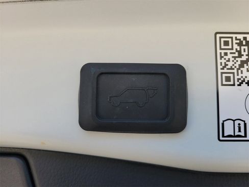 Used 2024 Toyota RAV4 XSE image 9