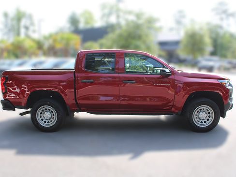 Used 2024 Chevrolet Colorado W/T w/ Technology Package RWD image 15
