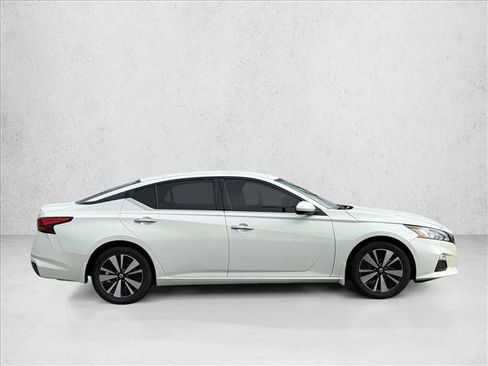 Used 2021 Nissan Altima 2.5 SV image 4