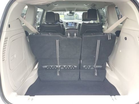 Used 2024 Chrysler Pacifica Limited FWD image 7