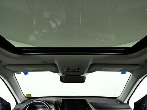 Used 2022 Toyota Highlander XLE image 22