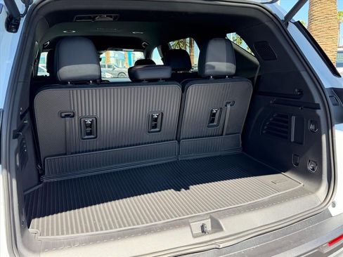 New 2026 Chevrolet Traverse Z71 w/ Driver Confidence Package AWD/4WD image 8