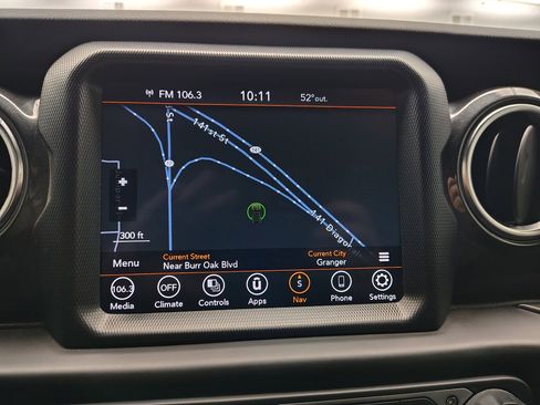 Used 2020 Jeep Wrangler Unlimited Sahara AWD/4WD image 3