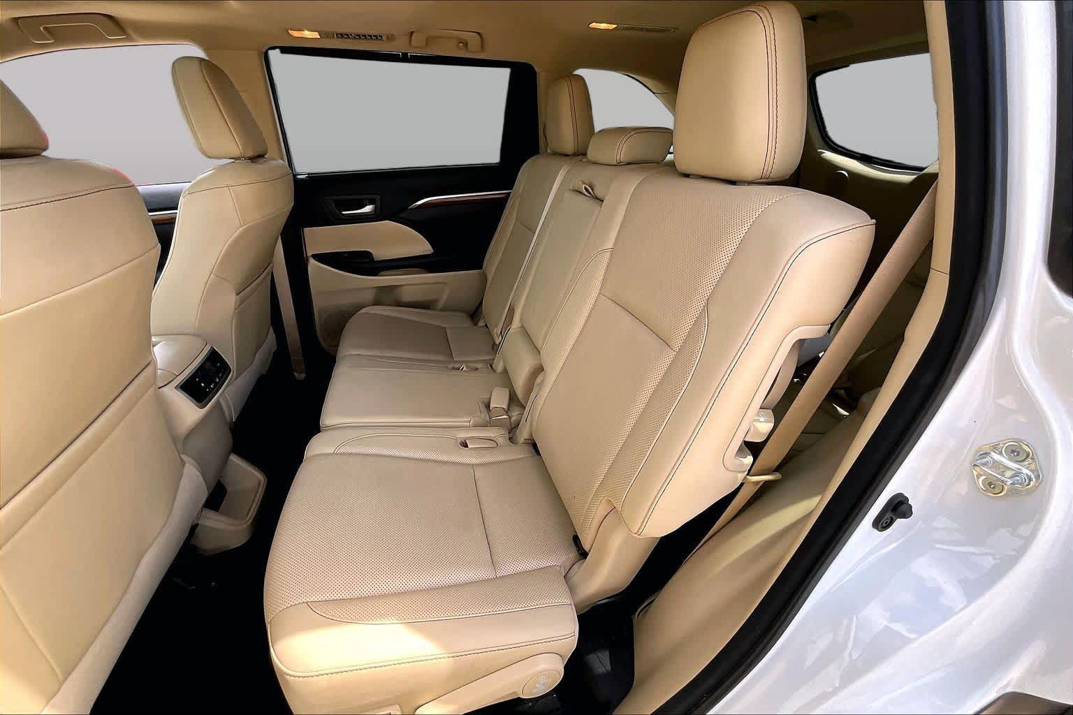 Used 2017 Toyota Highlander Limited FWD image 20