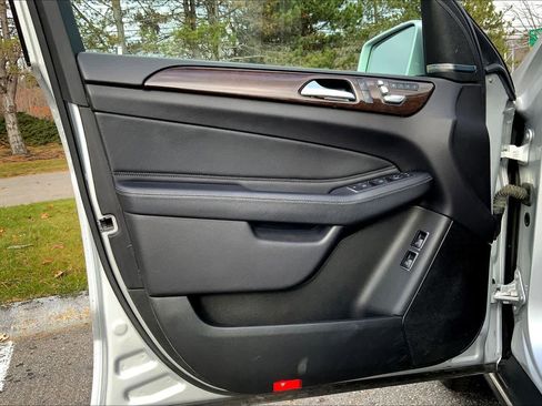 Used 2017 Mercedes-Benz GLS 450 4MATIC image 22