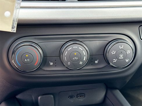 New 2026 Chevrolet Trax RS w/ Driver Confidence Package image 10