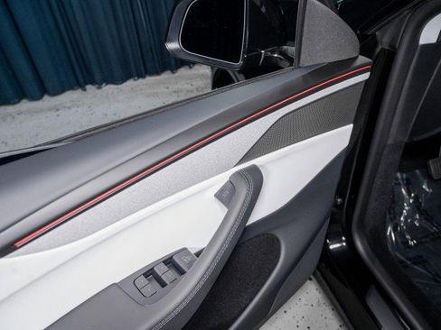 Used 2026 Tesla Model Y 2WD image 14