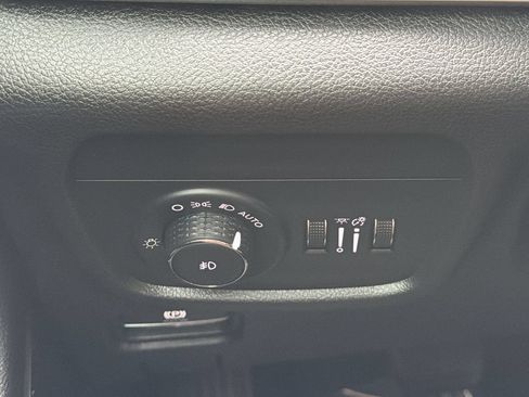 Used 2022 Jeep Grand Cherokee L Limited w/ Luxury Tech Group II AWD/4WD image 28
