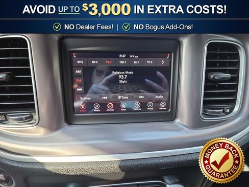Used 2019 Dodge Charger SXT w/ Leather Interior Group RWD image 26