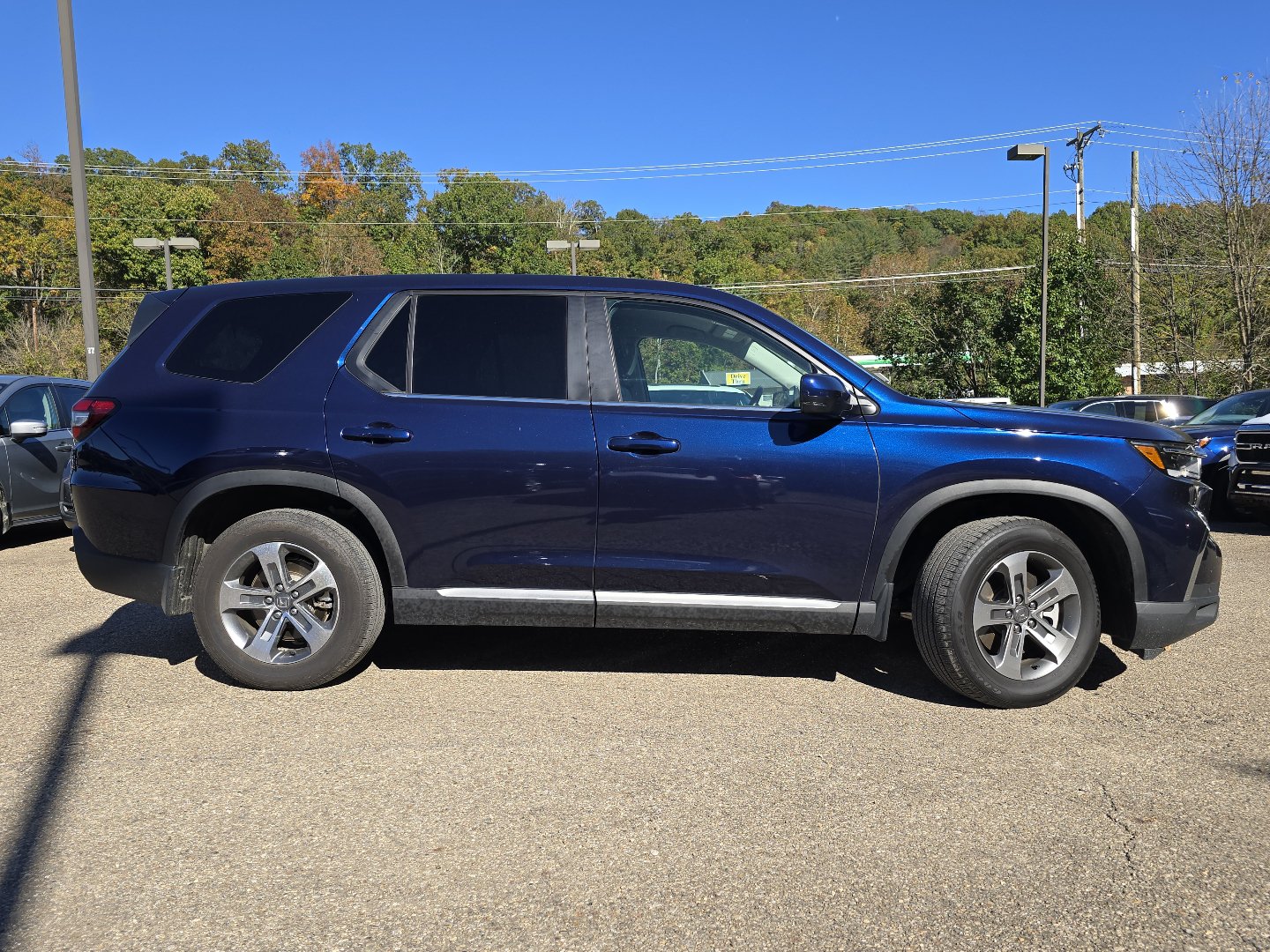 Used 2025 Honda Pilot EX-L image 17