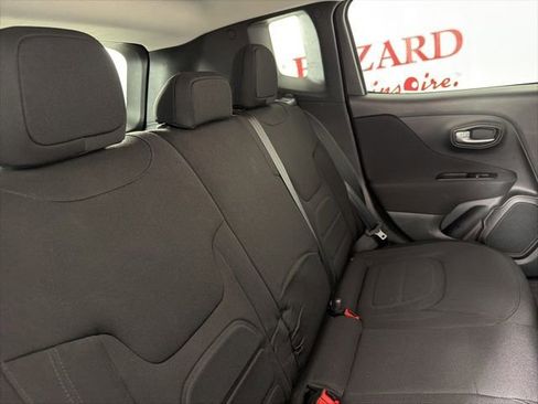 Used 2020 Jeep Renegade Latitude FWD image 5