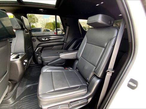 Used 2021 GMC Yukon Denali w/ Denali Premium Package image 20