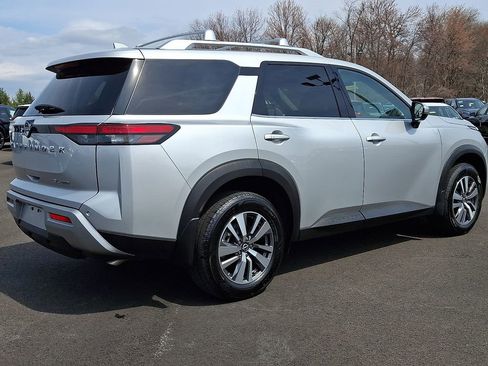 Certified 2023 Nissan Pathfinder SL image 6