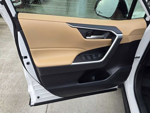 Certified 2025 Toyota RAV4 XLE image 10