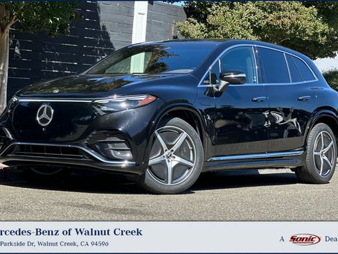 Used 2023 Mercedes-Benz EQS 580 4MATIC SUV image 1