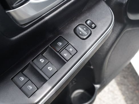 Used 2017 Toyota Camry SE FWD image 25