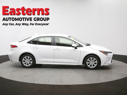 Used 2022 Toyota Corolla LE FWD image 45