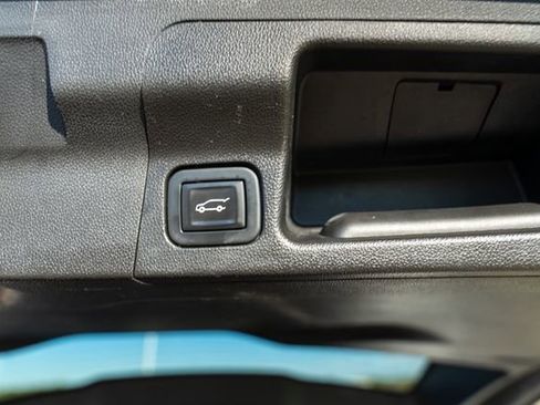 Used 2020 GMC Acadia SLT image 21