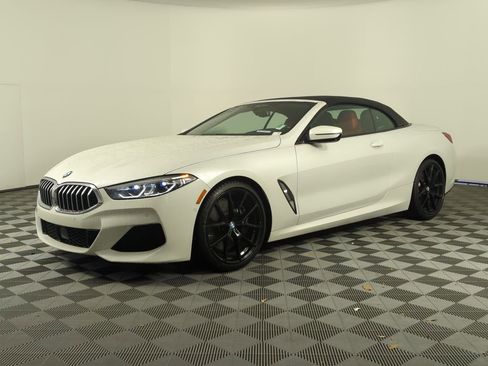 Used 2022 BMW 840i Convertible image 9