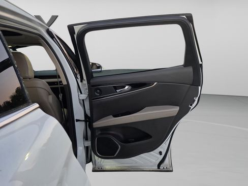 Used 2022 Lincoln Nautilus Reserve w/ Equipment Group 201A image 28