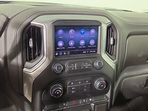 Used 2020 Chevrolet Silverado 1500 LT w/ LT Value Package AWD/4WD image 17