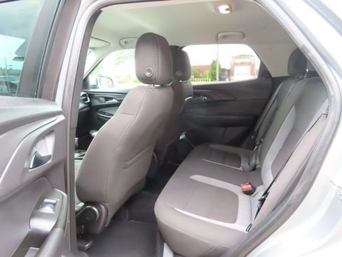 Used 2025 Chevrolet TrailBlazer LT AWD/4WD image 19