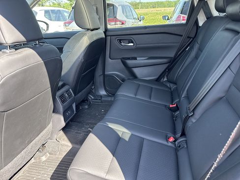 Certified 2025 Nissan Rogue SV w/ SV Premium Package AWD/4WD image 13