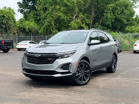 Used 2024 Chevrolet Equinox RS w/ LPO, Floor Liner Package AWD/4WD image 2