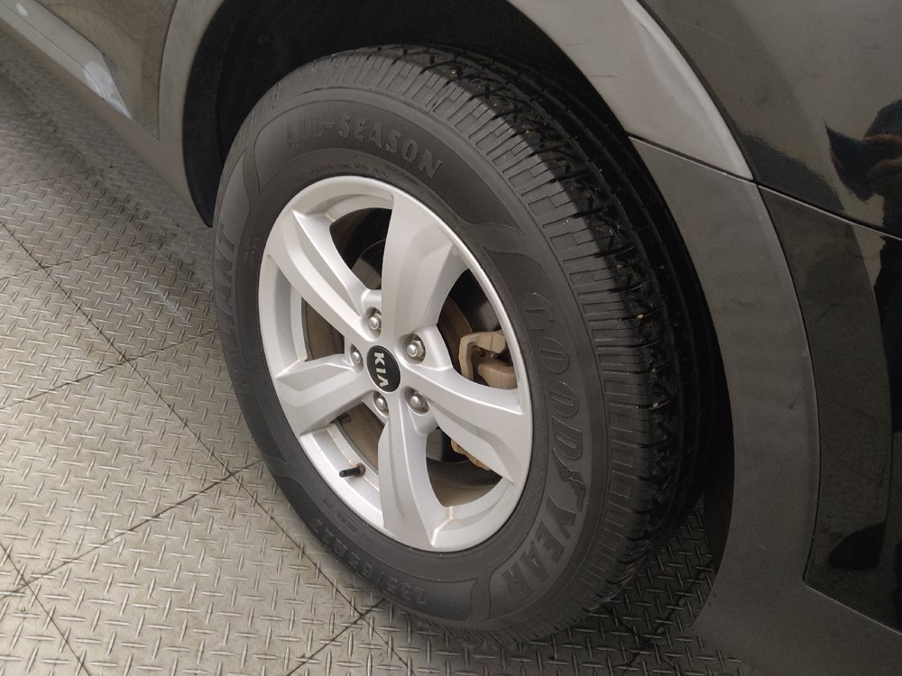 Used 2021 Kia Sorento LX FWD image 31