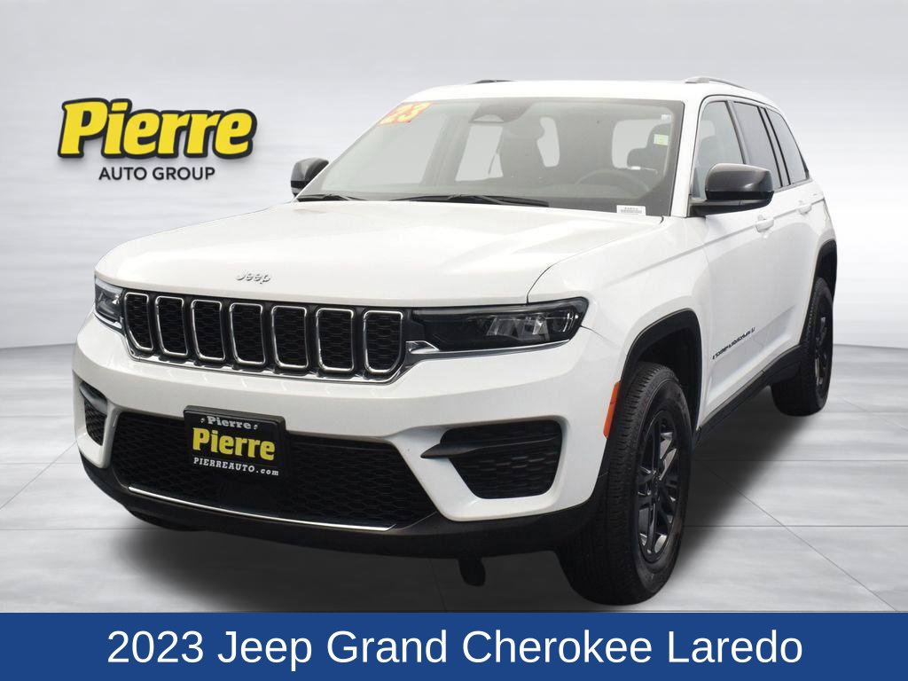 Used 2023 Jeep Grand Cherokee Laredo AWD/4WD image 1