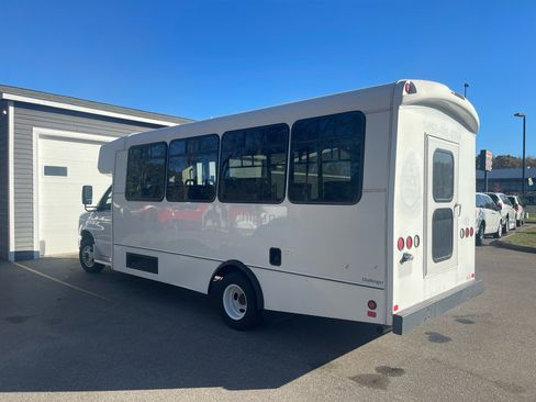 Used 2019 Ford E-450 and Econoline 450 Super Duty w/ Shuttle Bus Prep Package image 8